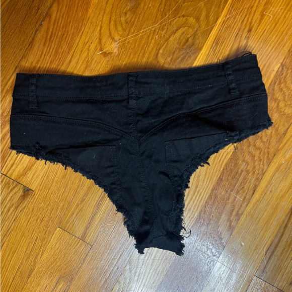 No 1 Los Angeles Black Raw Hem Jean Booty Shorts Size Small - Picture 2 of 4